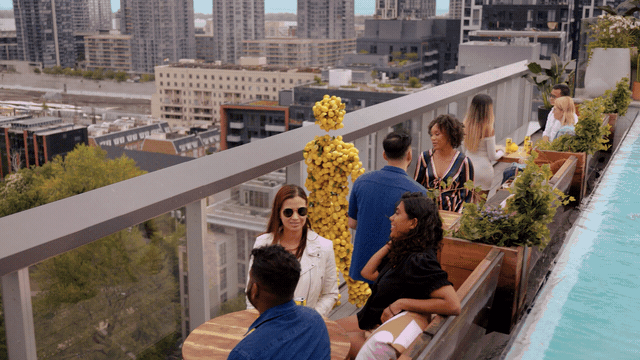 Chase The Feeling — moment 02