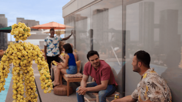 Chase The Feeling — moment 03